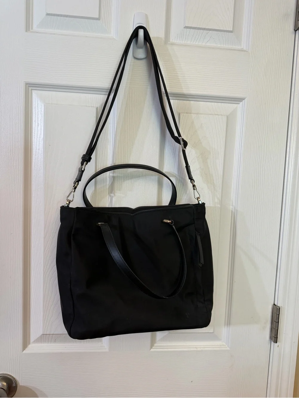 Black Kate Spade Women’s Tote Bag with Top Handles and Adjustable Strap